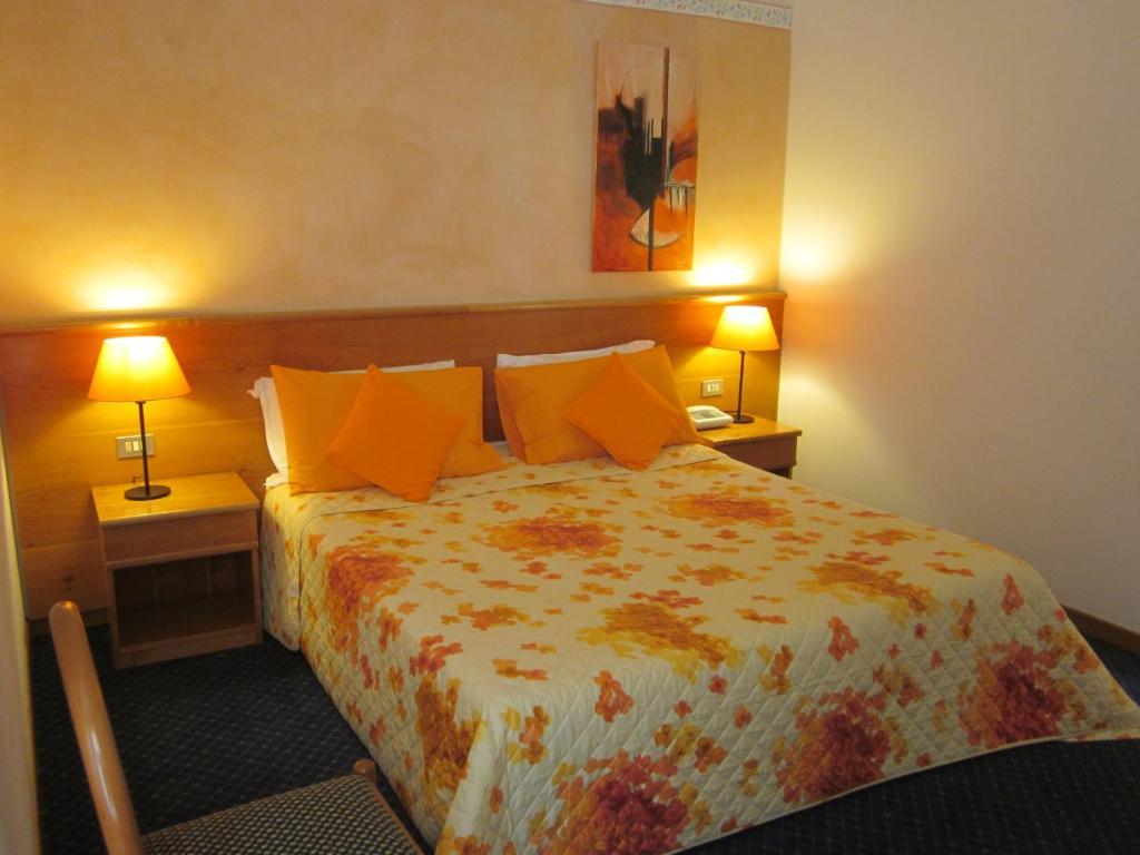 Hotel Marina Торри-дель-Бенако Номер фото