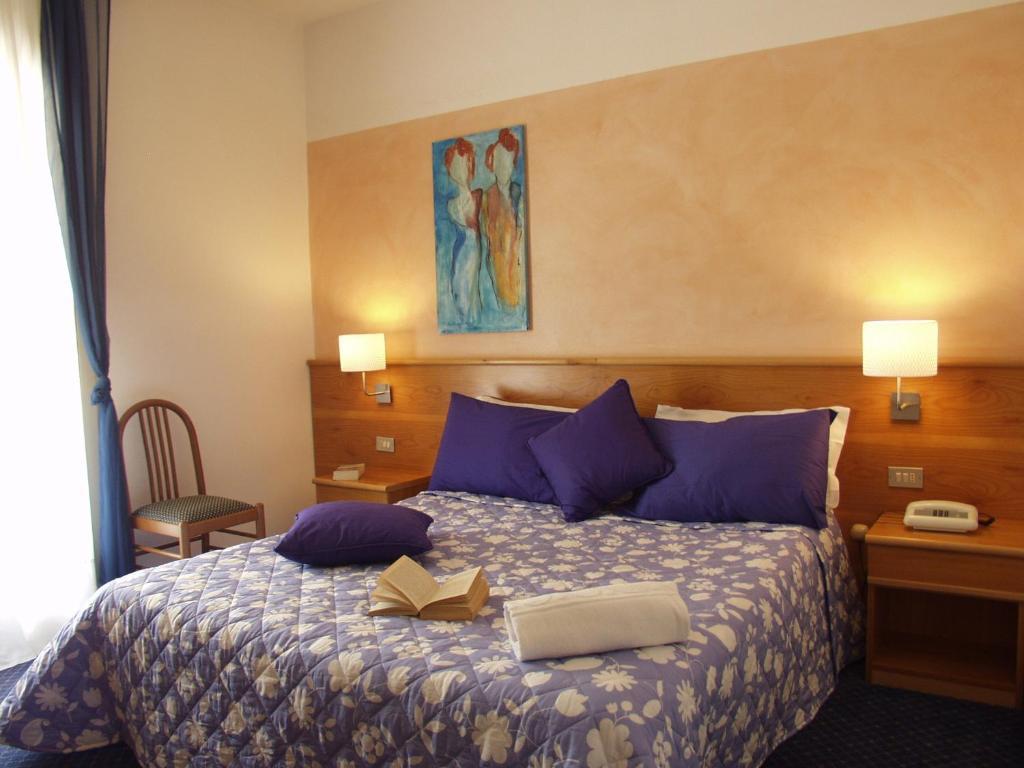 Hotel Marina Торри-дель-Бенако Номер фото